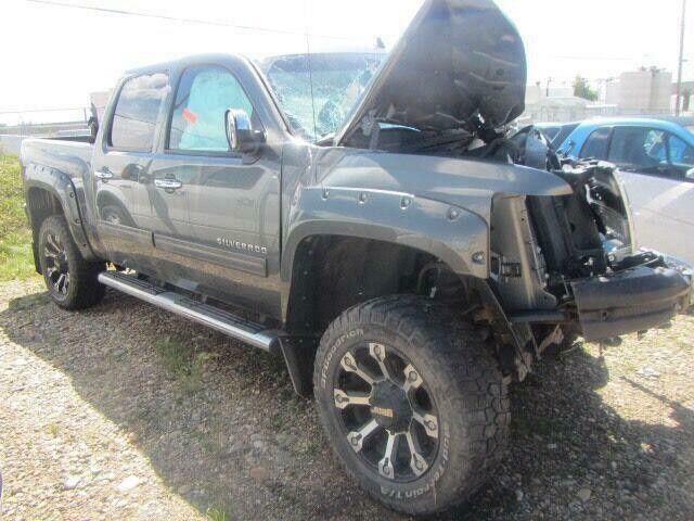 Parting out 2007-2013 Chevy Silverado &amp; GMC SIERRA Truck parts in Auto Body Parts in Calgary
