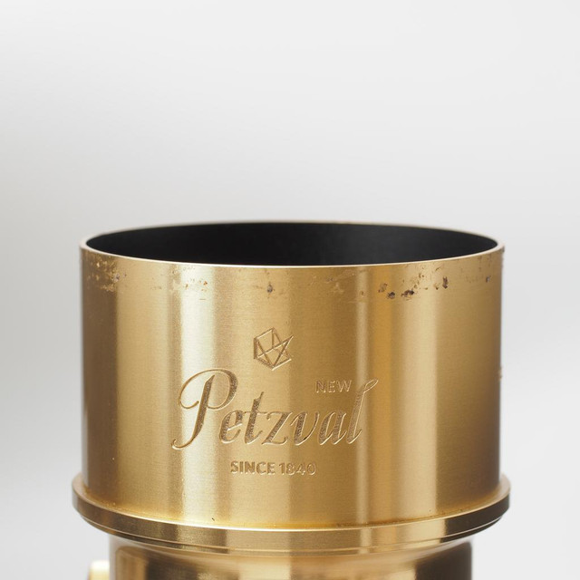 lomography petzval 85mm f2.2 lens - Canon EF Mount (ID - 2095 consign) in Cameras & Camcorders - Image 3