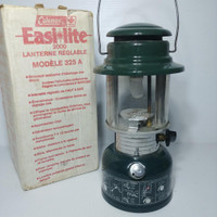 Coleman Model 325A Easi-Lite Lantern - Preowned - KWD9UQ