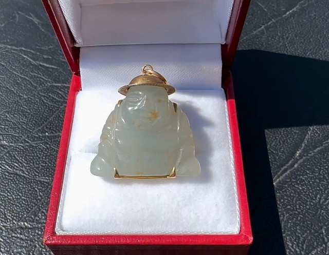 #419 - Hand Carved, Jade Bhuda Pendant, 14kt Yellow Gold in Jewellery & Watches - Image 4