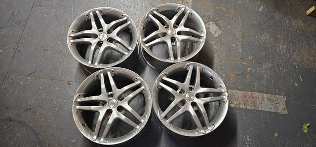4 mags 17 pouces 5x114.3 marque momo in Tires & Rims in Greater Montréal