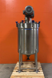 Stainless-steel Tank with Mixer on Lid