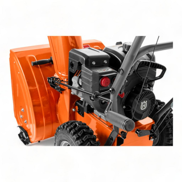 HOC HUSQVARNA ST124 24 INCH RESIDENTIAL SNOW BLOWER + SUBSIDIZED SHIPPING in Power Tools - Image 4