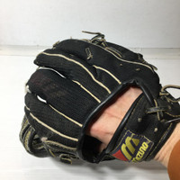 Mizuno Leather Baseball Glove - RH No size - Pre-Owned - 7N7R58