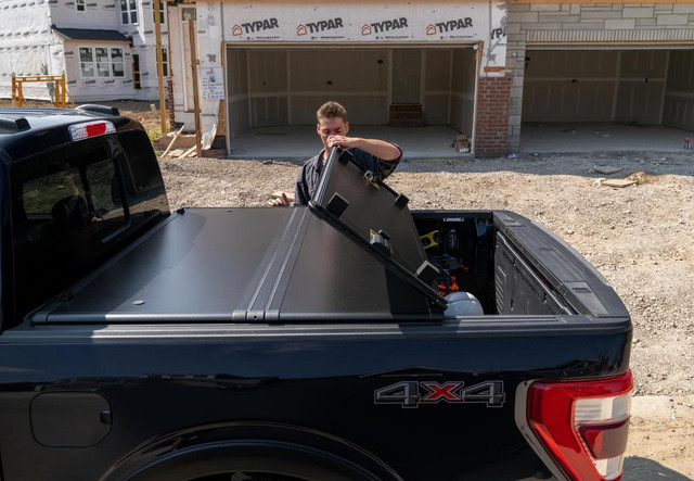 UnderCover TRIAD Hard Trifold Tonneau Cover | RAM F150 F250 Ford Maverick Ranger Silverado Sierra Tundra Tacoma Toyota in Other Parts & Accessories - Image 3