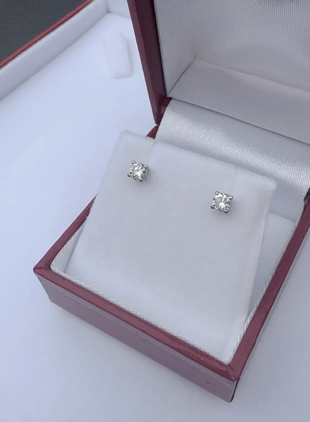 #441 - 0.33 CTW Natural Diamond, 14k White Gold Screwback Studs - NEW in Jewellery & Watches - Image 2