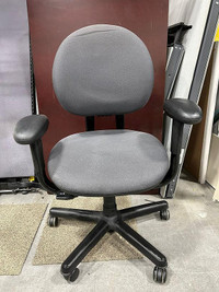 Steelcase Criterion Chair in Excellent Condition-Call us!