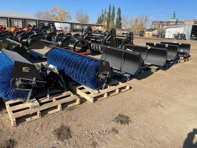 Mini Skid Steer Attachments in Heavy Equipment Parts & Accessories in Alberta
