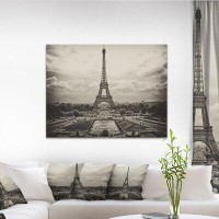 Made in Canada - East Urban Home Vintage View of Paris France - Cityscape Photo Print