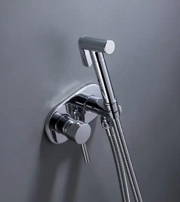 Quality Brass Handheld Toilet Bidet Sprayer Kit in Plumbing, Sinks, Toilets & Showers in Ontario - Image 2