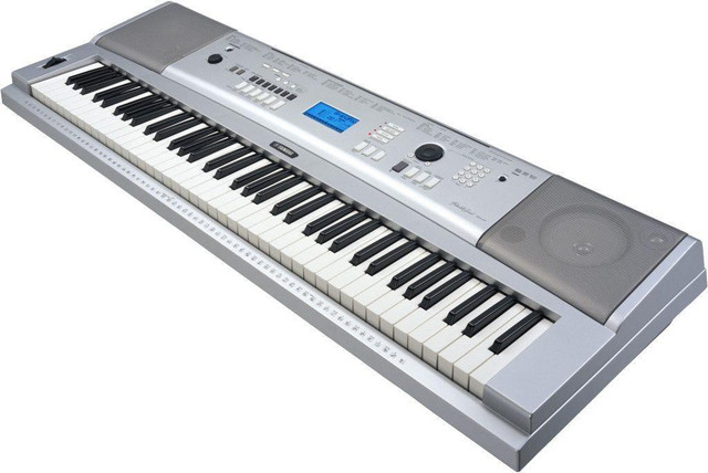 Musical keyboard in Pianos & Keyboards