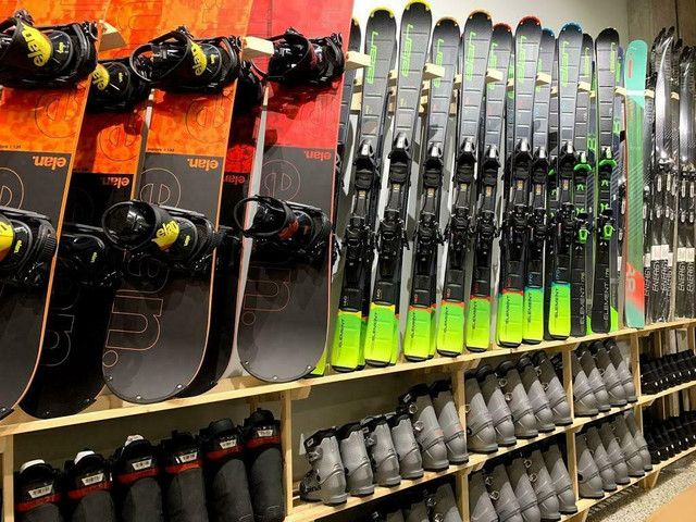 DAY,WEEKEND AND WEEKLY RENTALS AVAILABLE AT NIAGARA SKI &amp; SNOWBOARD RENTALS! in Snowboard in St. Catharines