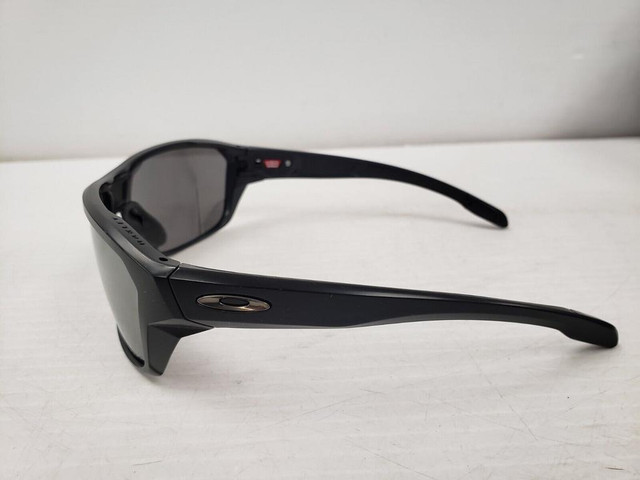 (44266-1) Oakley 009416-2464 Sunglasses in Jewellery & Watches in Alberta - Image 3