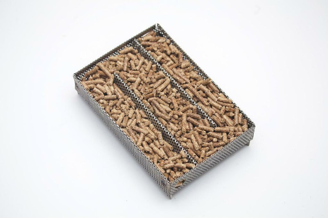 A-MAZE-N Pellet Maze 5x8 - For Cold Smoking (Also Works in the Wood Chip Drawer on a Pit Boss Gas & Electric Verticals) in BBQs & Outdoor Cooking