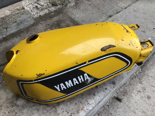 1977 1978 Yamaha DT250 DT400 Gas Tank in Motorcycle Parts & Accessories in Ontario