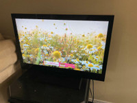 Used 32 Emerson LCD TV with HDMI (1080)for Sale, Can Deliver