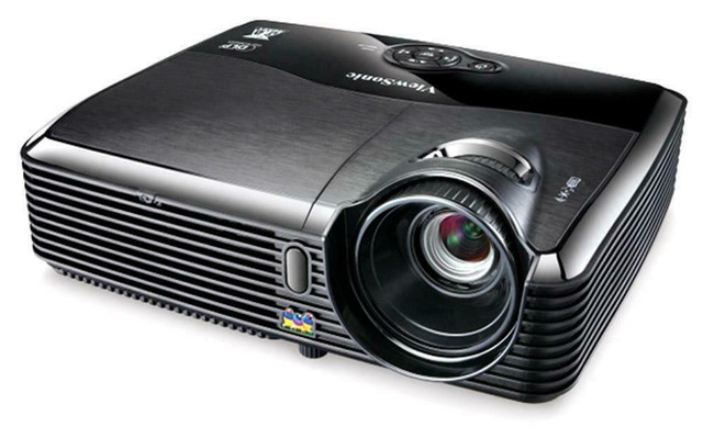 Viewsonic® PJD6243-R Advanced Projector - Have a Giant Screen TV for Less! in General Electronics