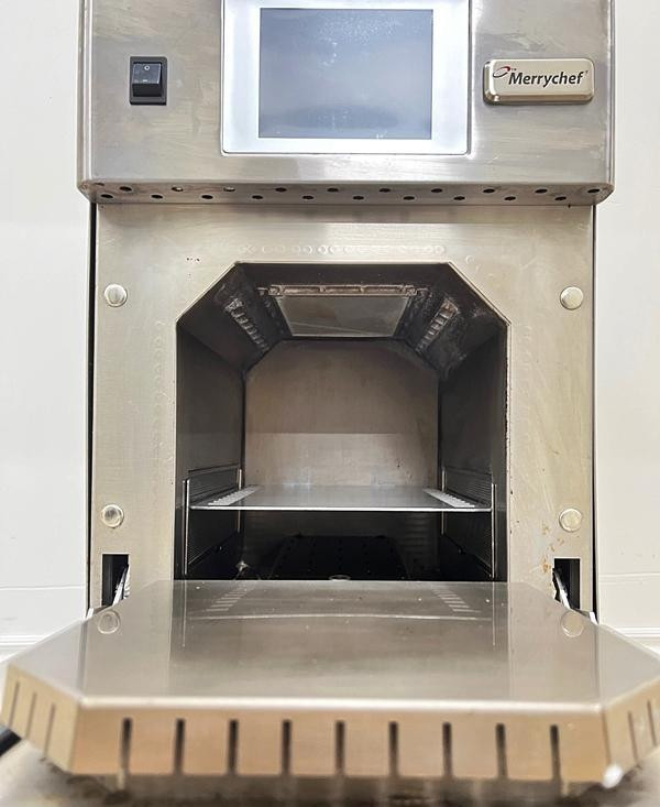 Merrychef 14.75 Ventless Advanced Cooking Technology Convection Oven Used FOR01916 in Industrial Kitchen Supplies - Image 2