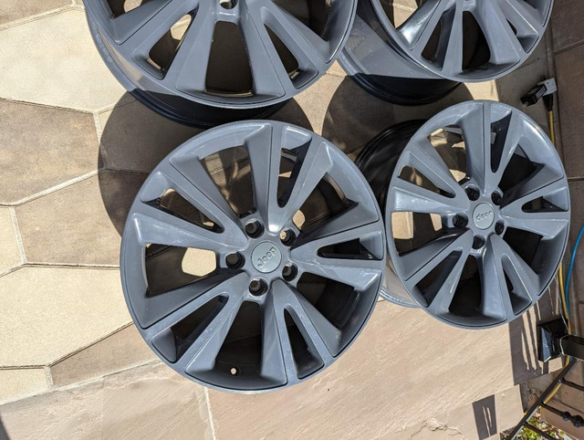 JEEP GRAND CHEROKEE    FACTORY OEM  20  INCH FRESHLY POWDER COATED GREY ALLOY   WHEEL SET OF FOUR . NO     SENSORS in Tires & Rims in Ontario - Image 3