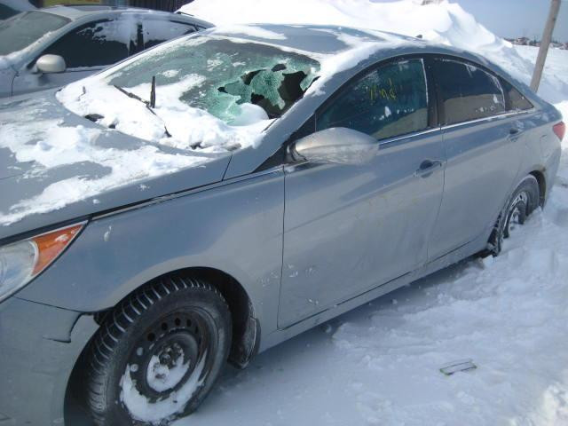 2011 2012 Hyundai Sonata 2.4L Automatic pour piece # for parts # part out in Auto Body Parts in Québec - Image 4
