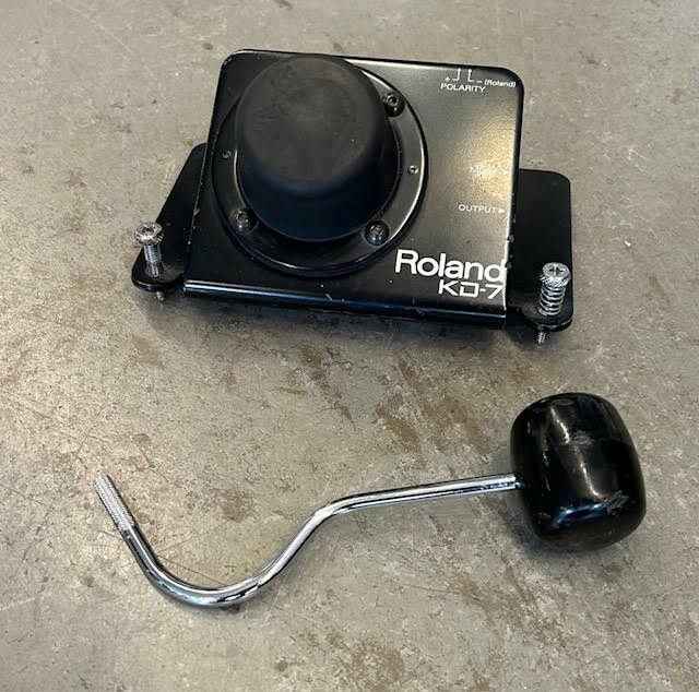 Roland KD-7 Bass Drum Trigger - No Beater - used-usagé in Drums & Percussion