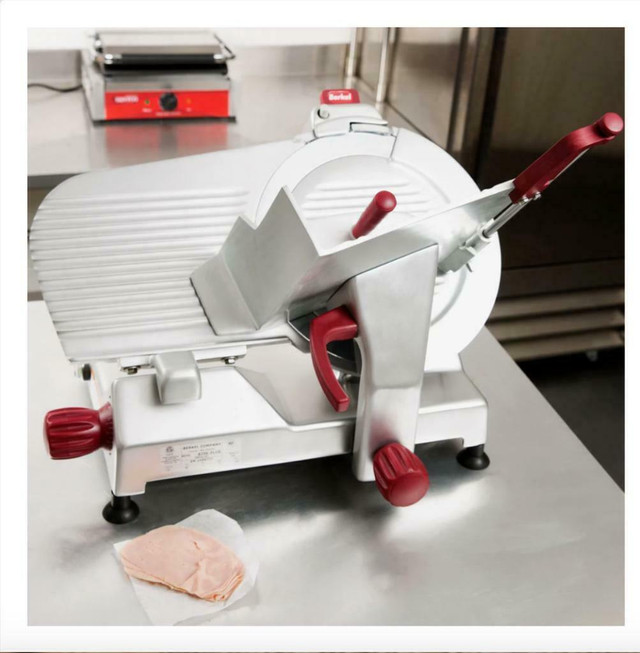 Berkel 829E-PLUS 14 Manual Gravity Feed Meat Slicer - 1/2 hp*Restaurant Supply, Parts, Equipment, Smallwares, Hoods* in Industrial Kitchen Supplies in Kitchener / Waterloo - Image 4