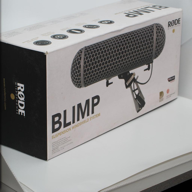 Rode Blimp for shotgun microphone ( Demo w full warranty ) in Cameras & Camcorders - Image 2