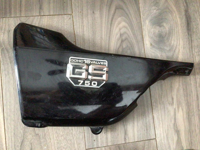 1980 1981 Suzuki GS750 Left Side Cover in Motorcycle Parts & Accessories