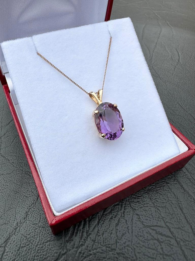 #323 - 10-14k Yellow Gold, Oval Cut Natural Amethyst Pendant &amp; Chain 18” in Jewellery & Watches