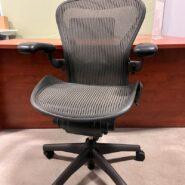 Herman Miller Aeron – Size B – Carbon – Fully Loaded – Lumbar Pad in Chairs & Recliners in Guelph