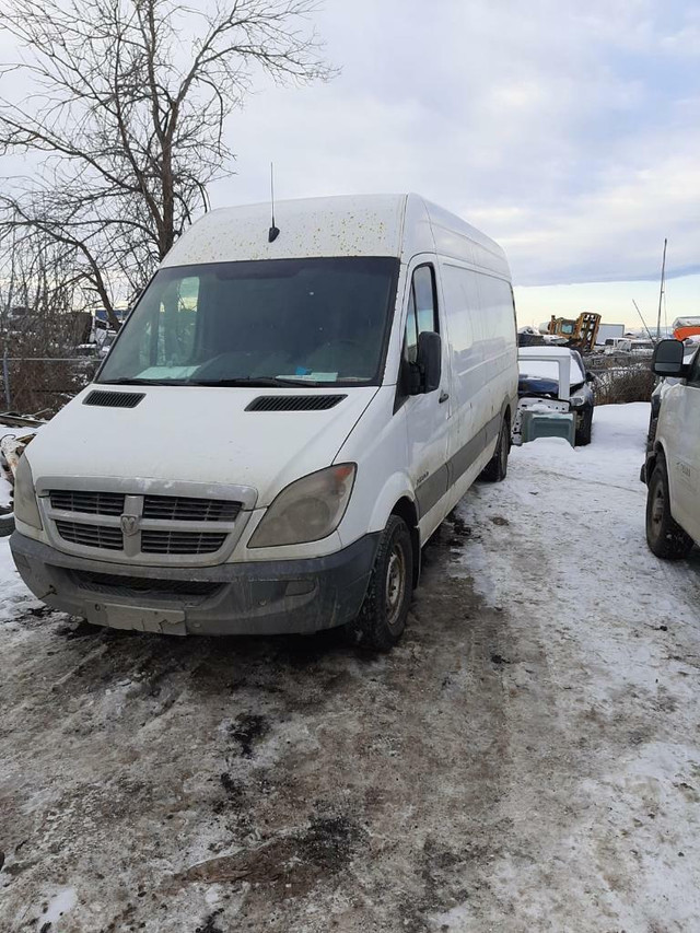 2007 Dodge Sprinter 2500 3.0L 170 WB For Parts Outing in Other Parts & Accessories in Saskatchewan - Image 2