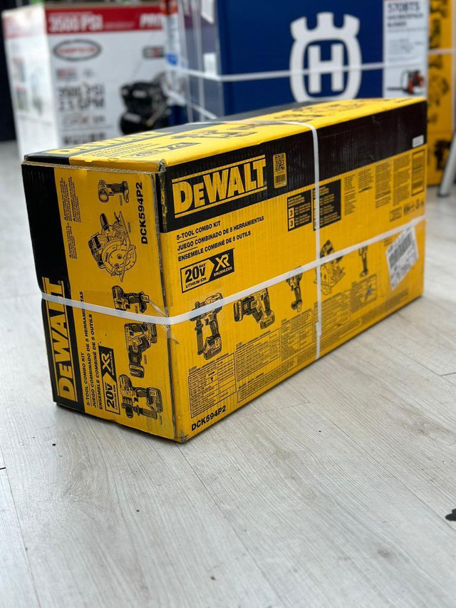 DeWalt XR Cordless 5-Tool Combo Kit with Batteries and Charger - Brushless Motor - 110 Lumen LED Light - Variable Speed in General Electronics in Toronto (GTA) - Image 2