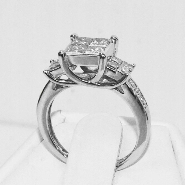 (I-24480- 464A) 14k White Gold Diamond Ring in Jewellery & Watches in Alberta - Image 3