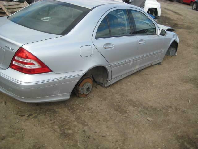 2006 2007 Mercedes Benz C280Automatic 4Matic  pour piece#for parts#parting out in Auto Body Parts in Québec - Image 3