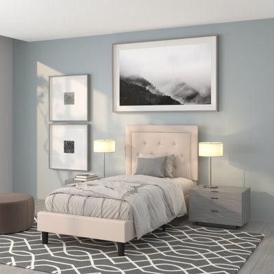 Lark Manor Base de lit tapissier plateforme avec panneau capitonné Aluino - ne requiert pas de sommier tapissier in Beds & Mattresses in Québec