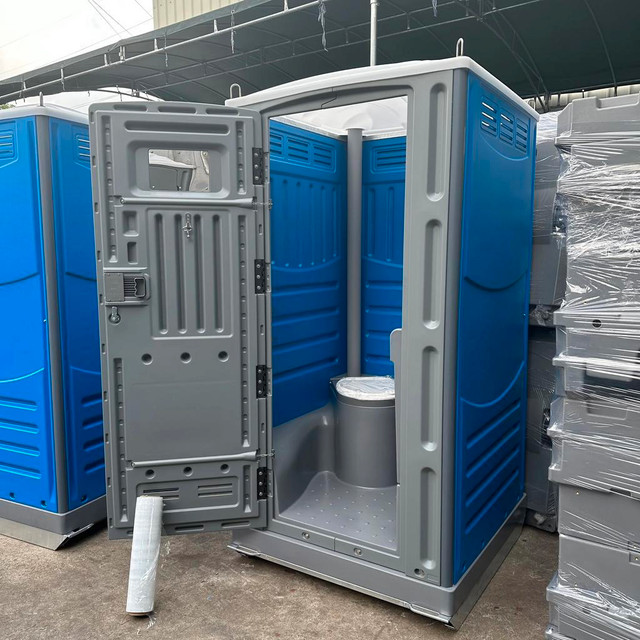 Brand new PORTABLE WASHROOM / TOILET /PORTA POTTY in Other Business & Industrial - Image 4