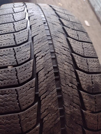 4 pneus d hiver 225/65r17 Michelin