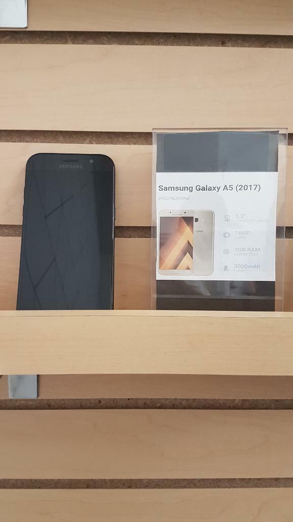 Spring SALE!!! UNLOCKED Samsung Galaxy A5 (2017)  New Charger 1 YEAR Warranty!!! dans Téléphones cellulaires