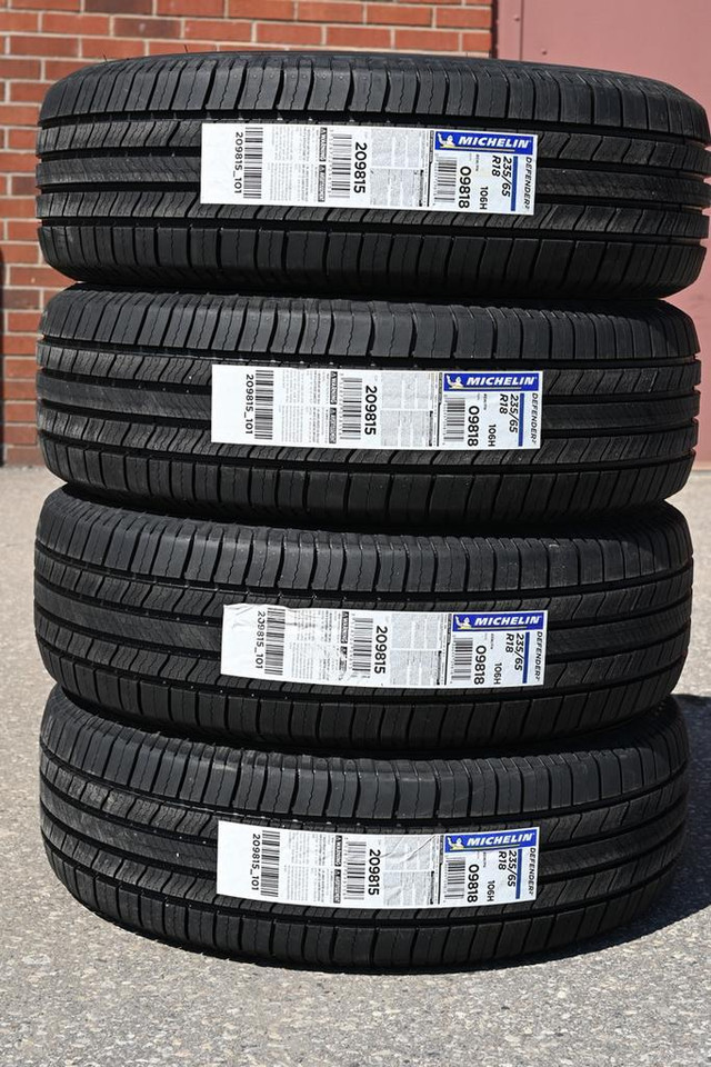 235/65R18 Allseason Tire Michelin Defender 2 Tire Buick Enclave Cadillac XT5 XT6 Tire lexus RX350 RX450 7748 in Tires & Rims in Toronto (GTA)