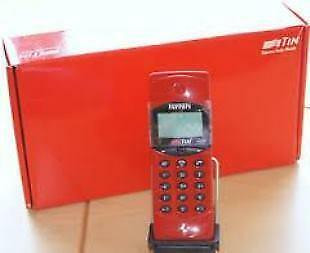 Ferrari F10 Rosso Corsa Phone Brand New in Box in Cell Phones in City of Toronto