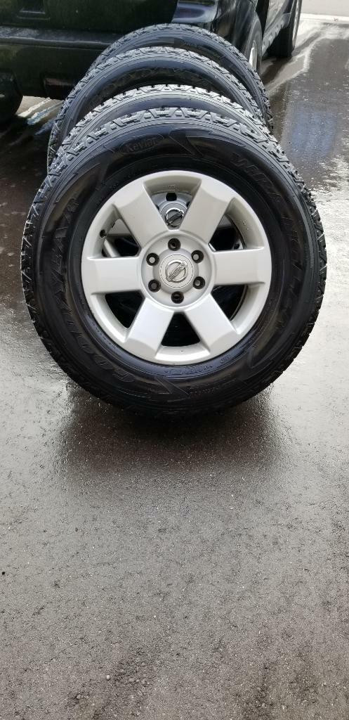2015  NISSAN TITAN    OEM  18 INCH ALLOY WHEELS WITH  GOODYEAR  ALL TERRAIN  HIGH     PERFORMANCE  255 / 70 / 18 TIRES in Tires & Rims in Ontario