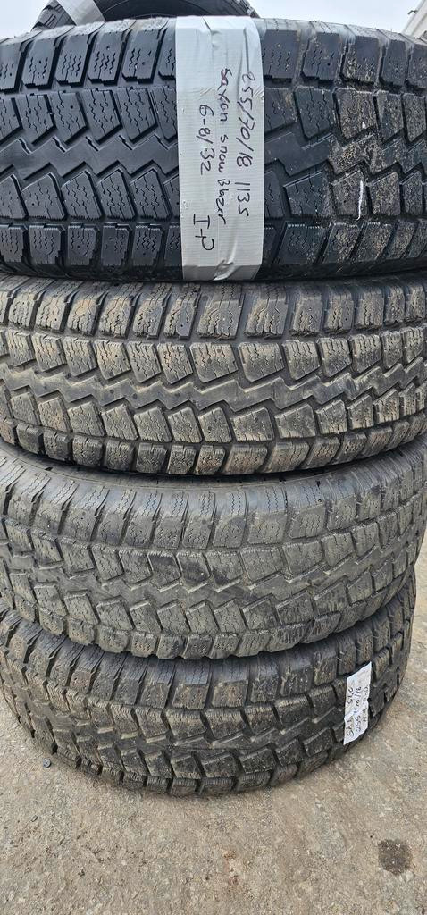 255/70/18 4 pneus HIVER Bon État in Tires & Rims in Greater Montréal