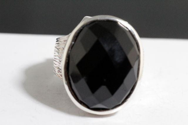 LARGE CUSHION CUT BLACK ONYX & SOLID SILVER RING FOR SALE in Jewellery & Watches in Mississauga / Peel Region - Image 4