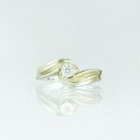 (I-7489-059A) Ladies 18k white gold diamond solitaire ring