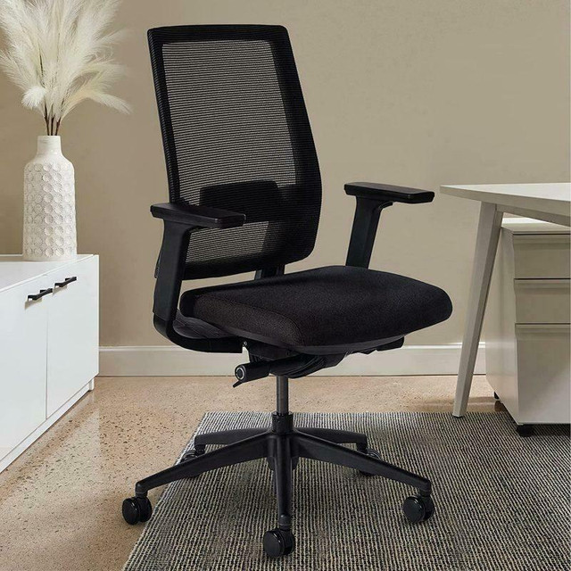 Icon Q2 Mesh Office Chair in Chairs & Recliners in Mississauga / Peel Region