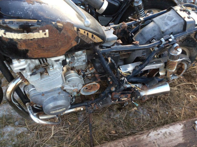 Parting Out Rare 1983 Kawasaki KZ750 Twin Belt Drive in Motorcycle Parts & Accessories in Ontario - Image 2