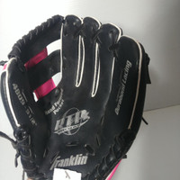 Franklin Girls Baseball Glove - Size 9.5 - Pre-owned - 2H8DUL