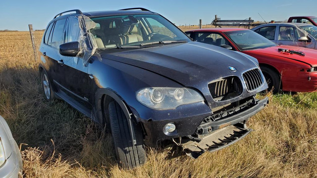 Parting out WRECKING: 2007 BMW X5 in Other Parts & Accessories in Barrie