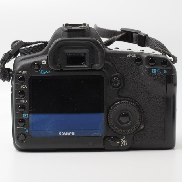 Canon 5D Mark II Camera Body w Battery Grip BG-E6  (ID- C- 847) in Cameras & Camcorders - Image 4