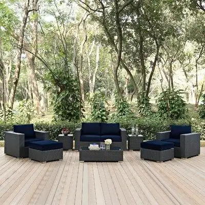 Équipez votre patio d’une série de canapés modulaires pour l’extérieur d’une qualité exceptionnelle....